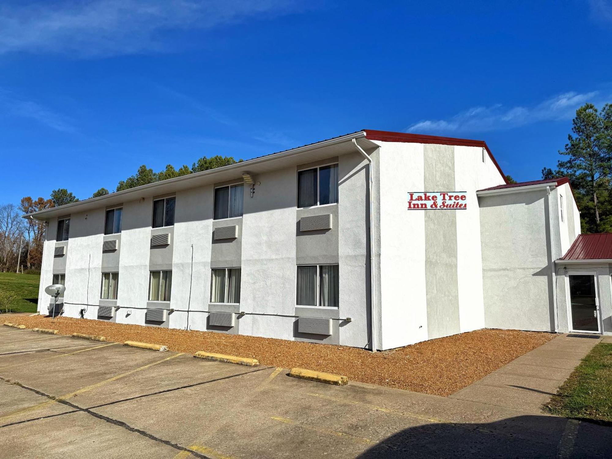 Lake Tree Inn & Suites Marion Ngoại thất bức ảnh