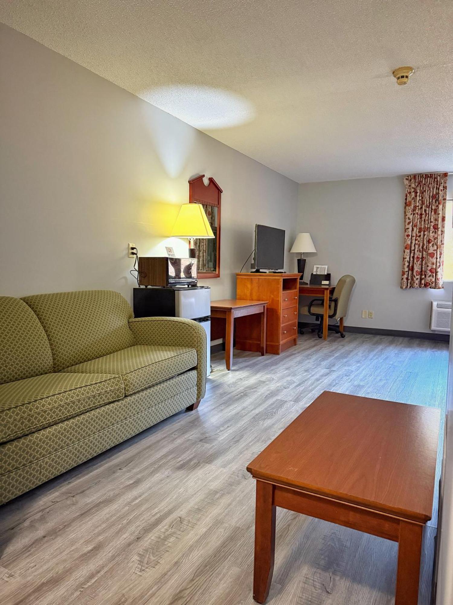 Lake Tree Inn & Suites Marion Ngoại thất bức ảnh