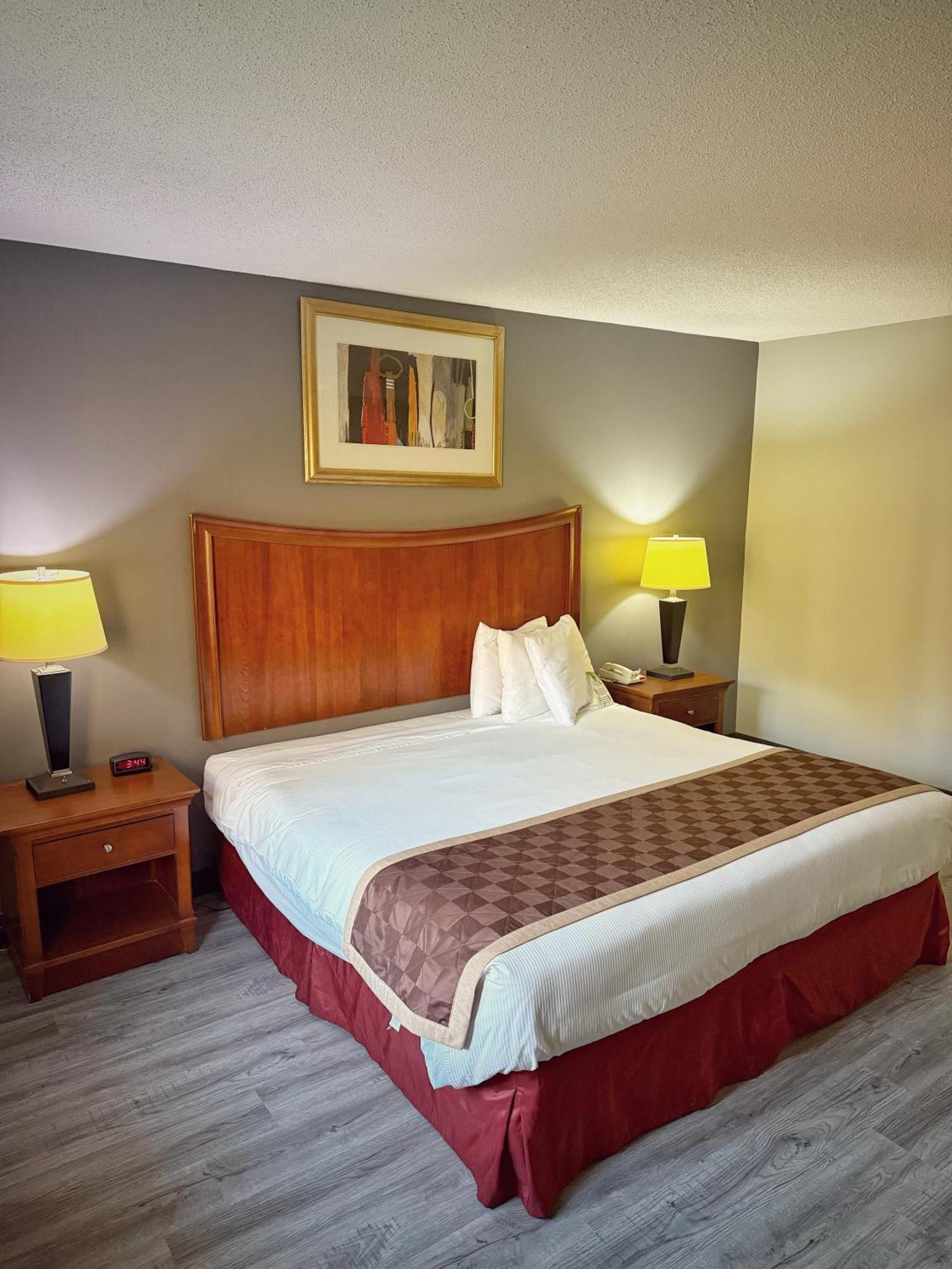 Lake Tree Inn & Suites Marion Ngoại thất bức ảnh