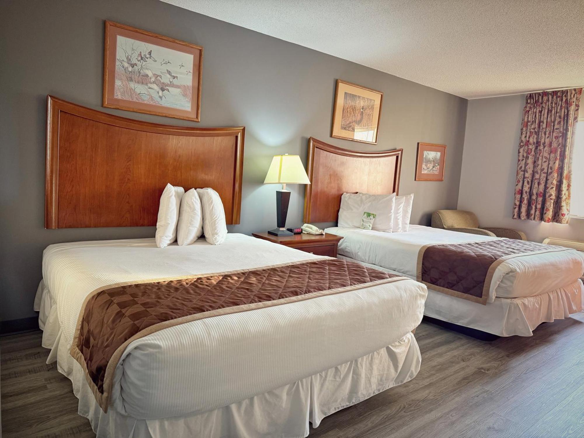Lake Tree Inn & Suites Marion Ngoại thất bức ảnh