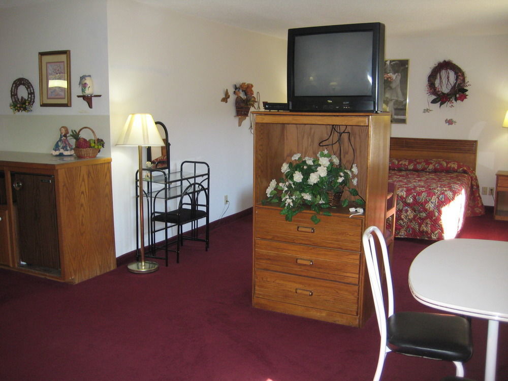 Lake Tree Inn & Suites Marion Ngoại thất bức ảnh