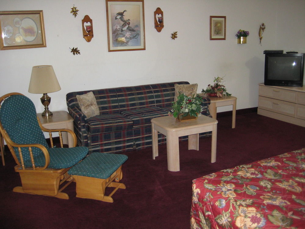 Lake Tree Inn & Suites Marion Ngoại thất bức ảnh